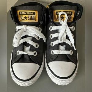 Boys Midsize Sneakers